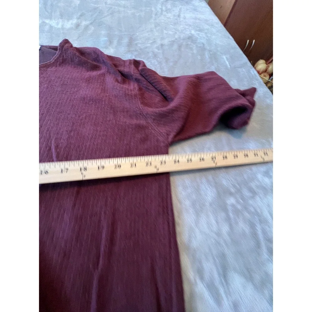 Tommy Bahama Sweater Mens XL Burgundy Excellent V-Neck Rayon Blend Pullover